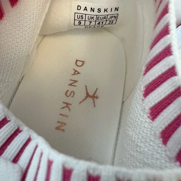 🆕 - New in box- Danskin Peace slip-on tennis shoes - Picture 4 of 9